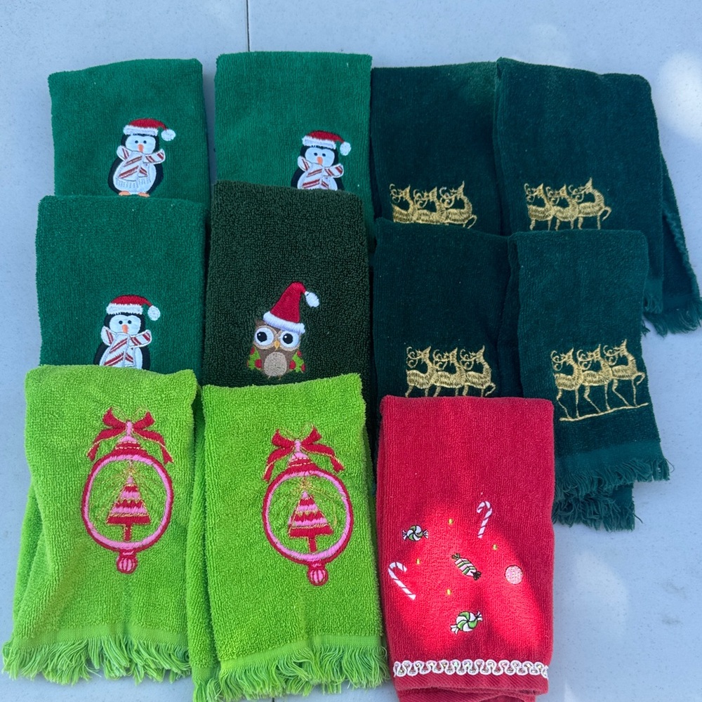 Vintage Festive Hand Towel Set - Green and Red